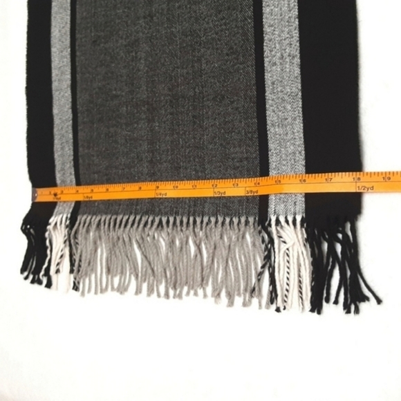 Banana Republic Scarf With Fringe - Picture 14 of 15
